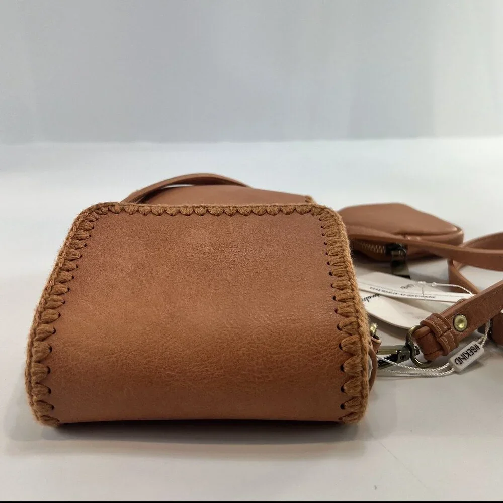 NWT Urban Originals Vegan Love Fest Crochet Crossbody Purse - Picture 3 of 16